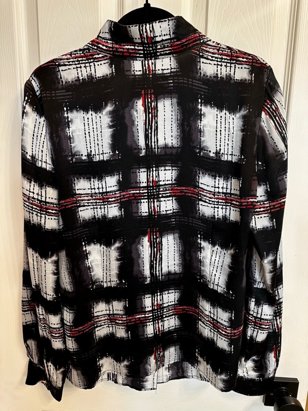 St. John Collection 100% SilkPlaid Ruffle Neck Blouse in Black White Red Size 10 - Picture 2 of 5